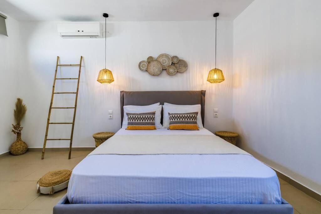 Villa Koukounaria Skopelos Town Bagian luar foto