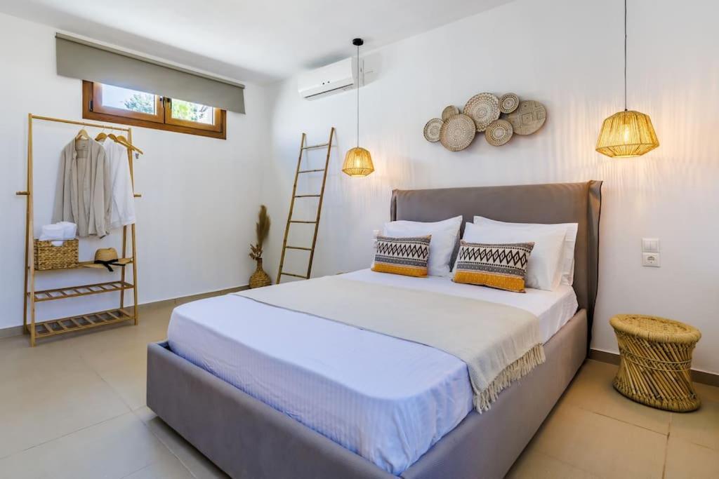 Villa Koukounaria Skopelos Town Bagian luar foto