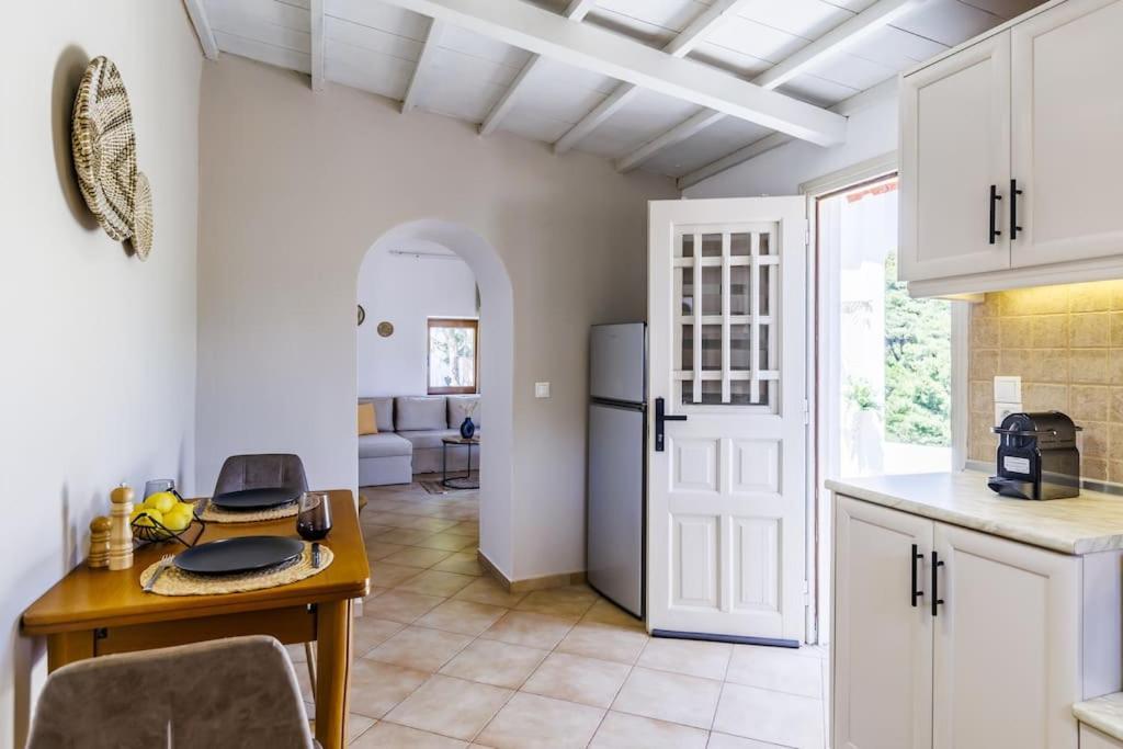 Villa Koukounaria Skopelos Town Bagian luar foto