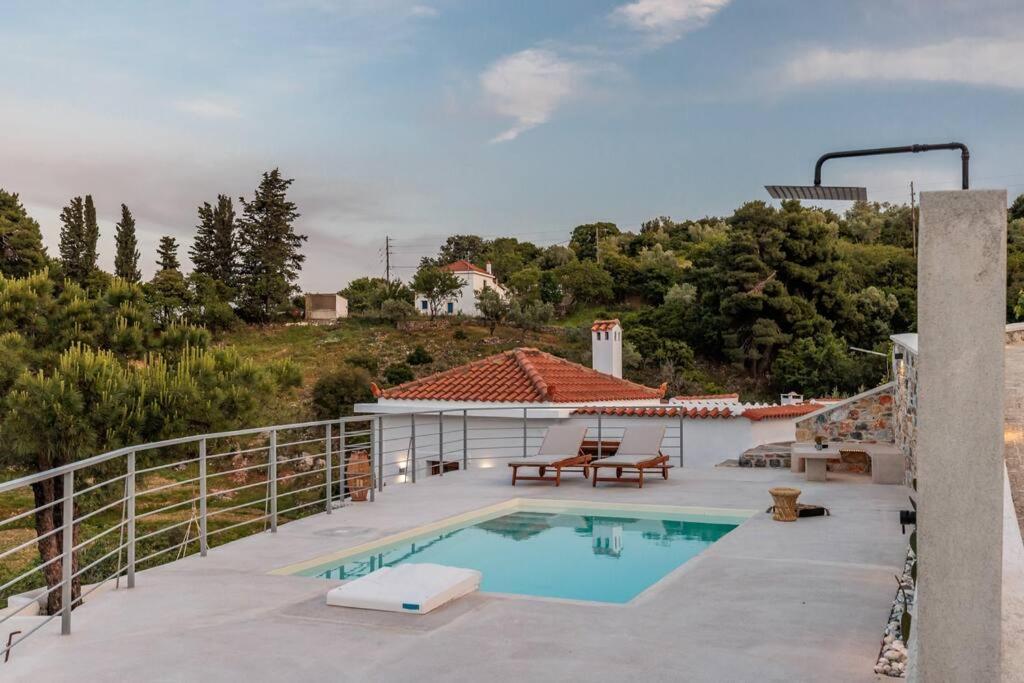 Villa Koukounaria Skopelos Town Bagian luar foto