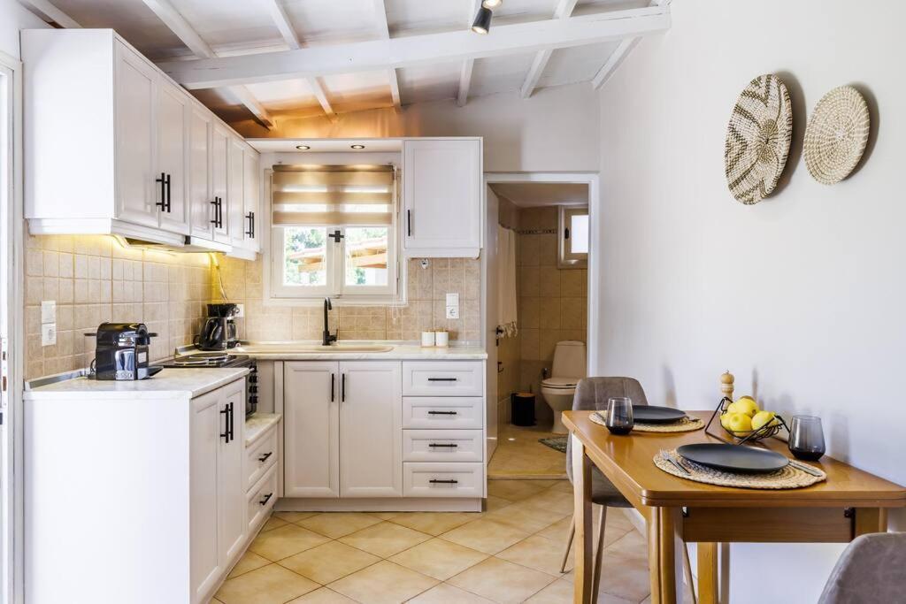 Villa Koukounaria Skopelos Town Bagian luar foto