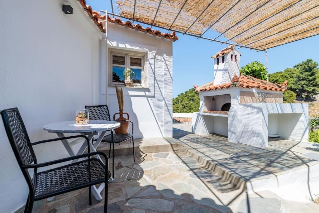 Villa Koukounaria Skopelos Town Bagian luar foto
