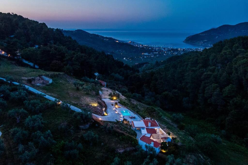 Villa Koukounaria Skopelos Town Bagian luar foto