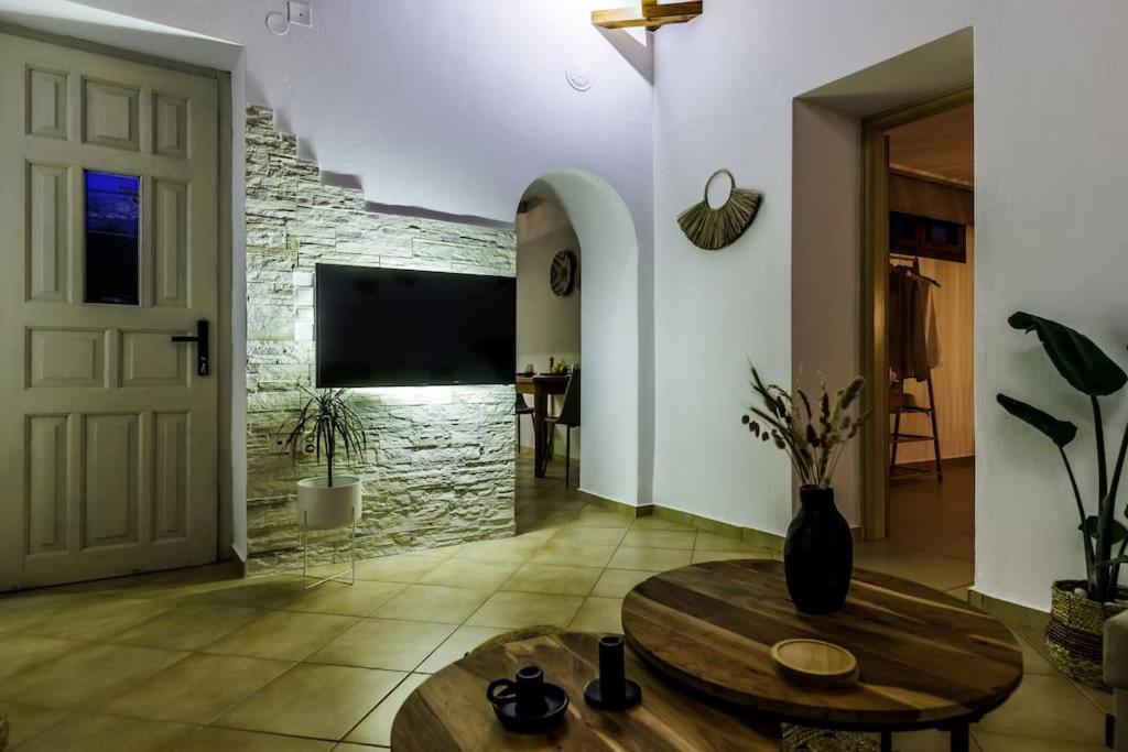 Villa Koukounaria Skopelos Town Bagian luar foto