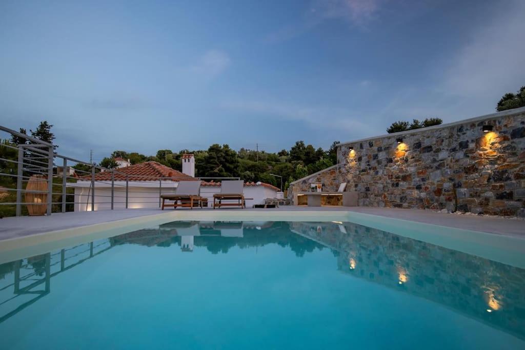 Villa Koukounaria Skopelos Town Bagian luar foto
